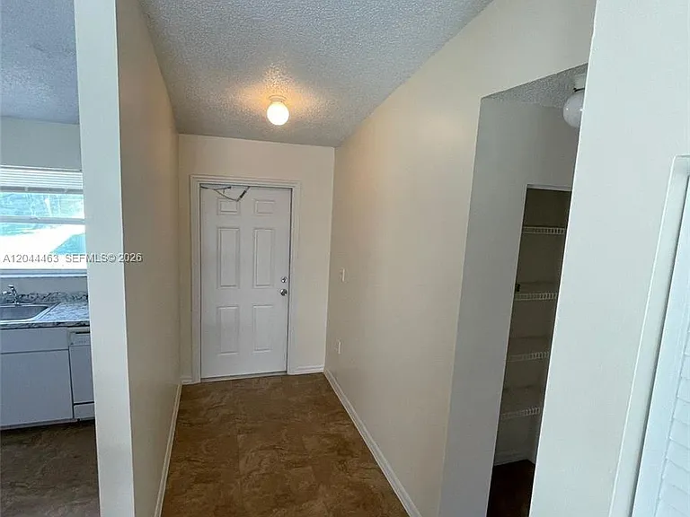 6031 SW 36th Ct #REAR — Photo 7