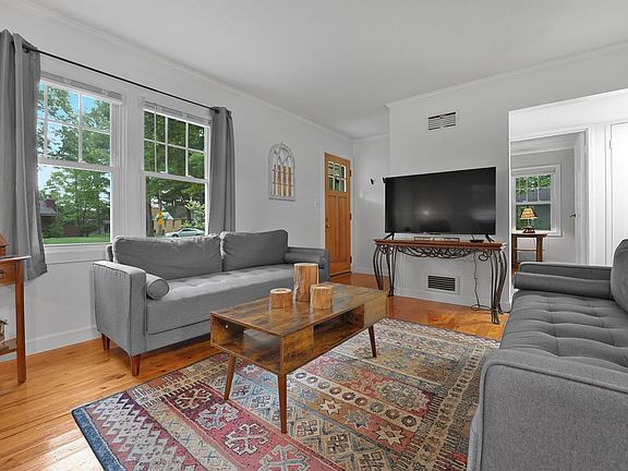 2nd image of 548 Cromwell Dr