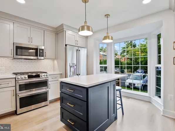 165 East St NE, Vienna, VA 22180