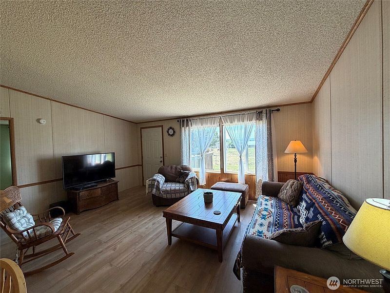 5th image of 731 Thomas Road