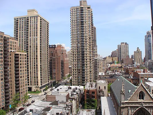 Sold by Sotheby's International Realty | media 4