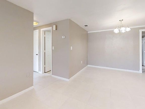 3136-Huntington-Road-Living-Room 1_05122025