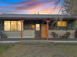 4535 W 47th St, Sylvan Lake, AB T4S 1L3