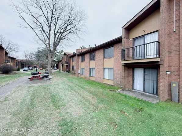 7090 Wildwood Cir #34-2, Louisville, KY 40291