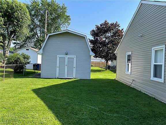 4th image of 602 Willow Dr
