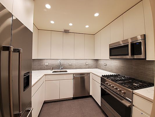 4th image of 305 E 63rd St APT 10E
