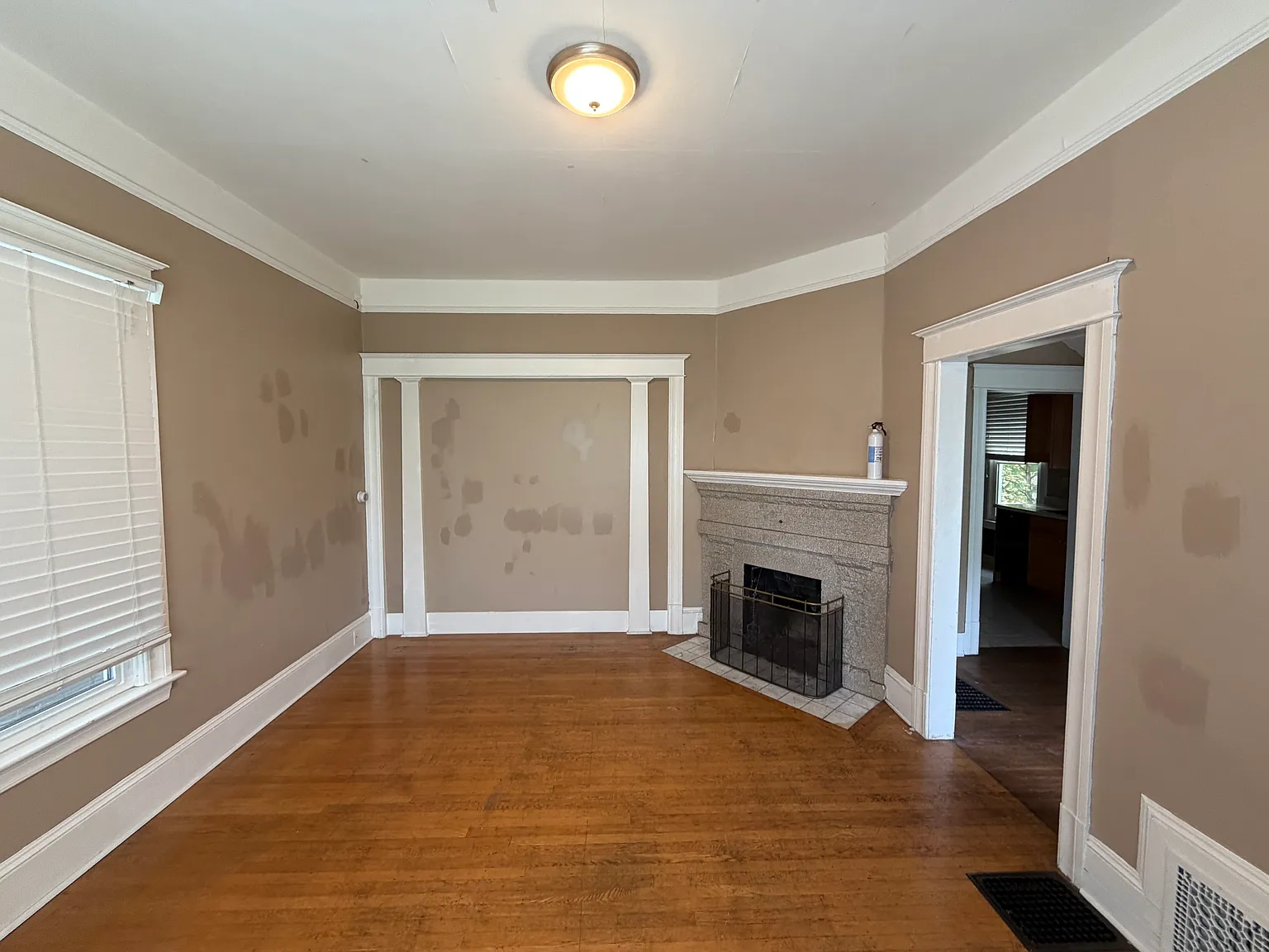 5 bed, 1.5 bath, 1400 sqft, $4,500 — Photo 4
