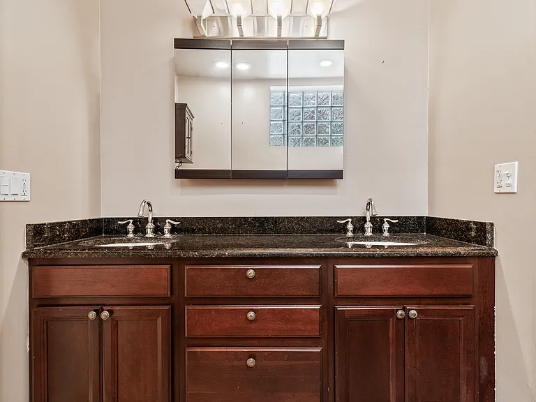 2728 W Cortez St #1 — Photo 30