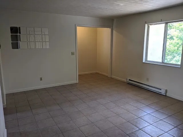 4 bed, 1000 sqft, $900 — Photo 4