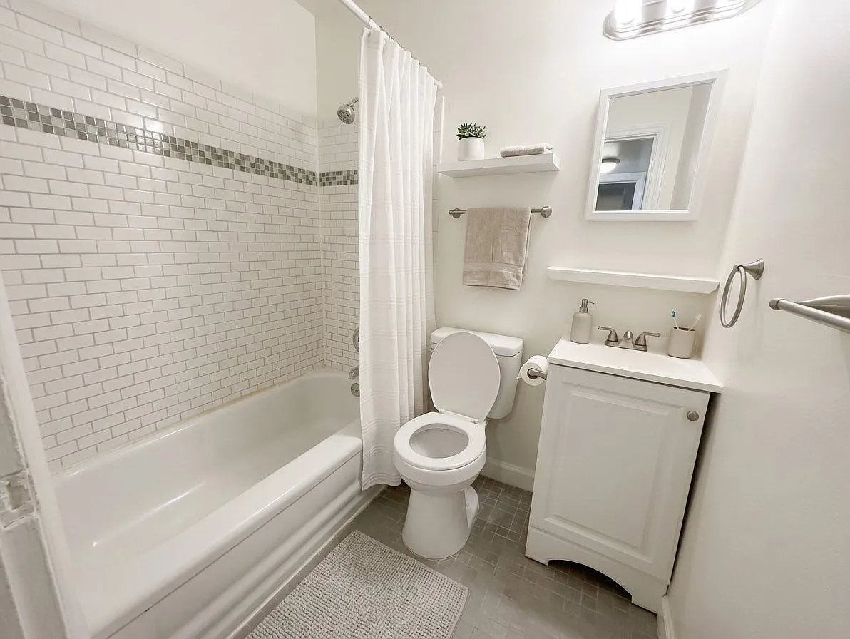 2 bed, 600 sqft, $1,650 — Photo 3