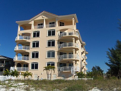 Only 8 Residences - Gulf Front