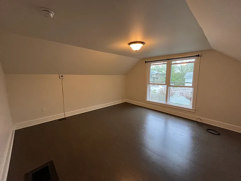 709 N Tioga St — Photo 9