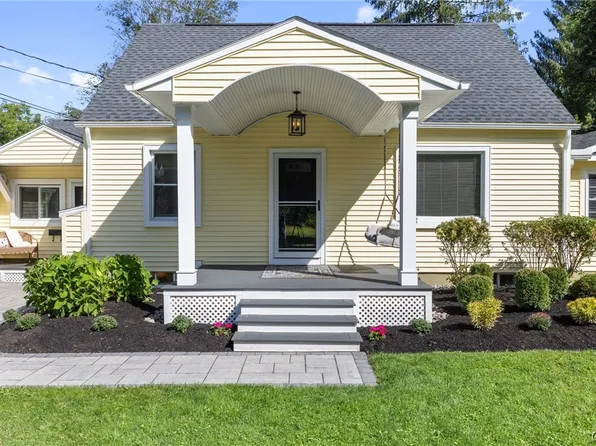 36 1st St, Marcellus, NY 13108