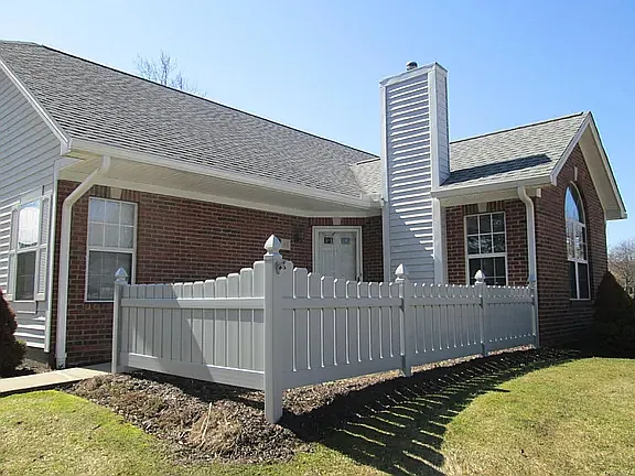 11 Newton Square Dr #1 — Photo 1