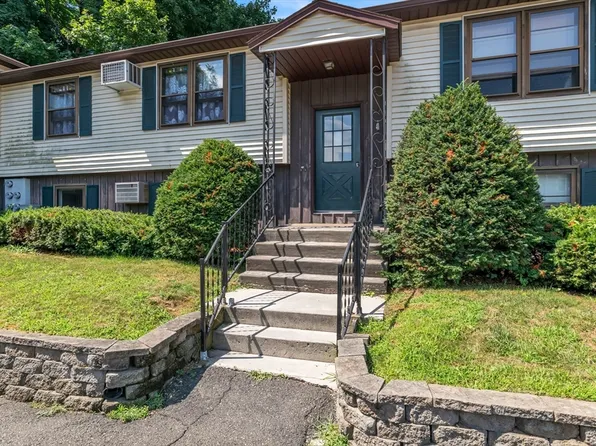 115 South St APT 14, Chicopee, MA 01013