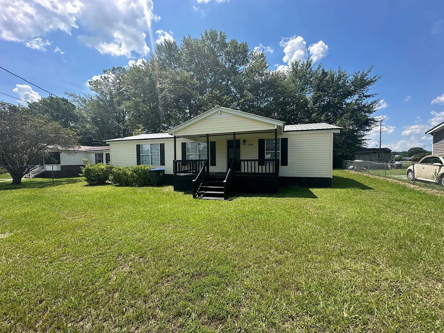 3 Bed 2 Bath Home For Rent — Photo 1