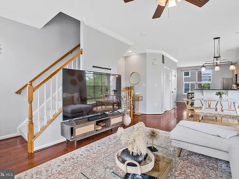 122 Lloyd St #211 — Photo 34