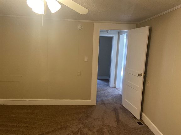 3rd image of 3105 Hood St #A