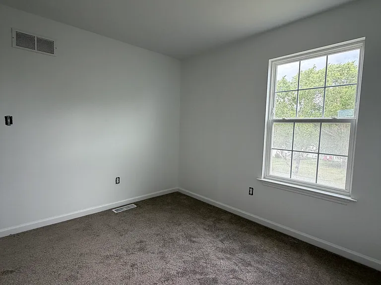 121 Westover Dr — Photo 26