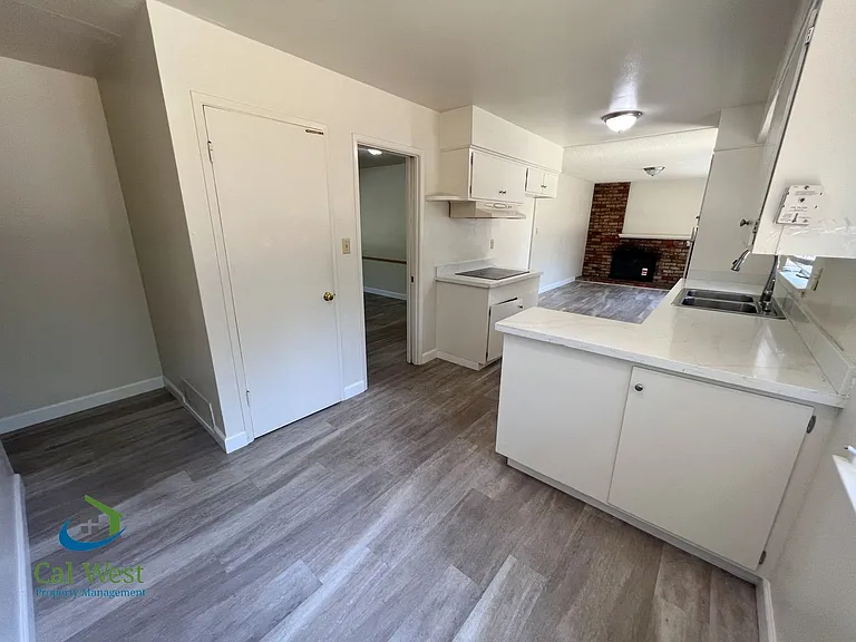 10600 E Estates Dr — Photo 8