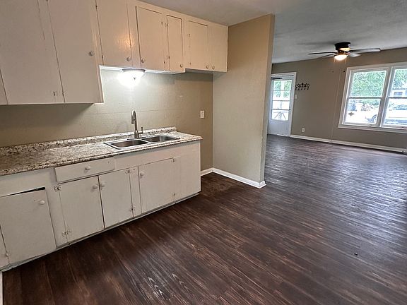 3rd image of 4358 Ivy Ln