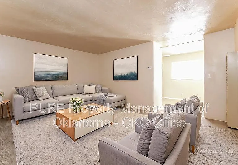3906 S Hudson Ave — Photo 3