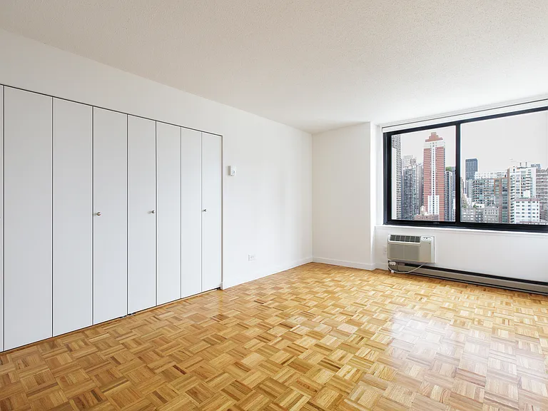 300 E 34th St #27K — Photo 21