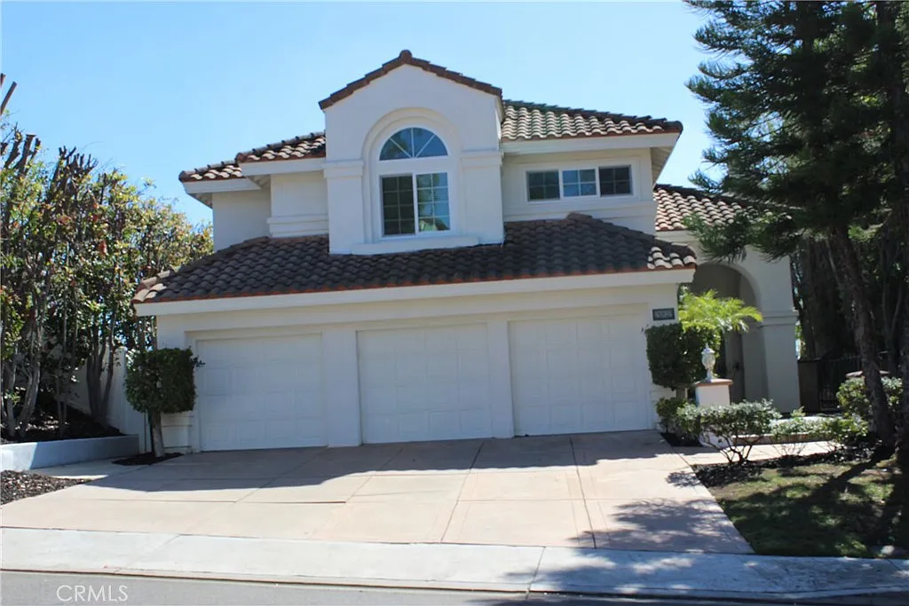 4 bed, 2845 sqft, $7,000 — Photo 1