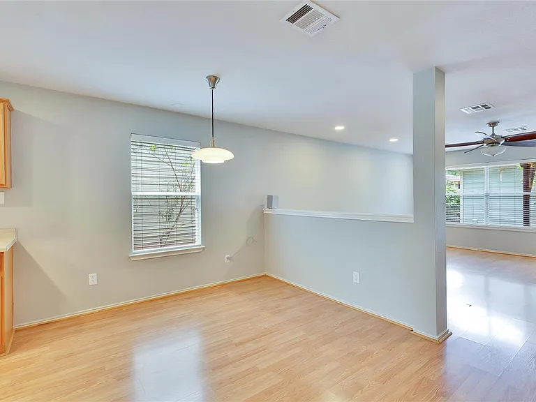 2212 Melissa Oaks Ln — Photo 11