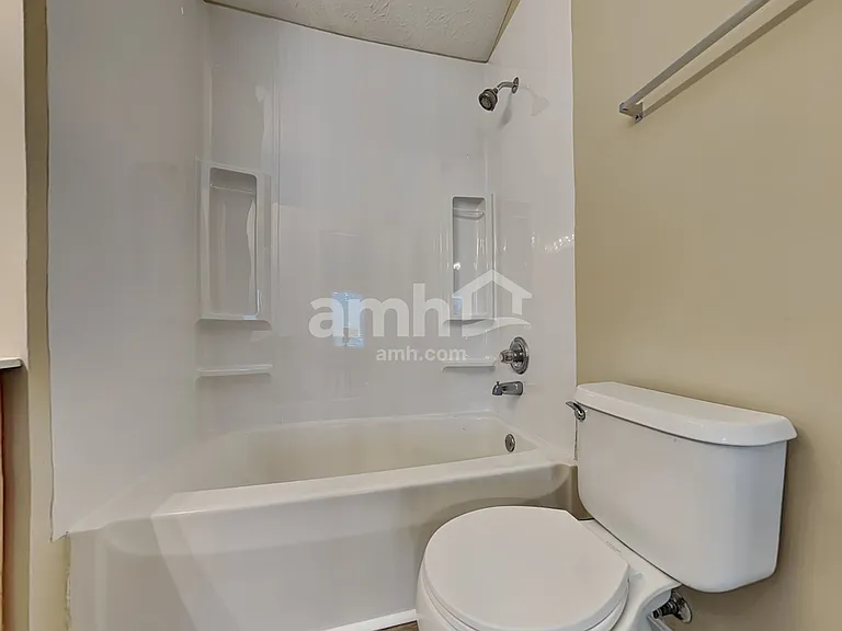 725 Kent Cir — Photo 12