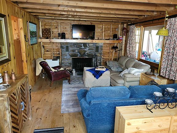 12th image of this home