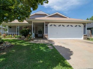 9495 E Sprucewood Dr, Claremore, OK 74019