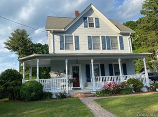 42 Coldenham Rd, Walden, NY 12586