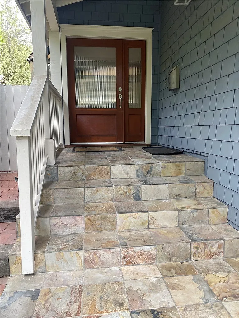 3 bed, 2309 sqft, $8,700 — Photo 1