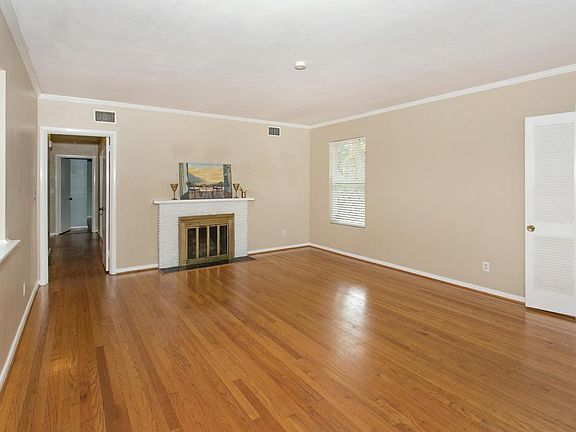 5th image of 1430 Riverbirch Ln