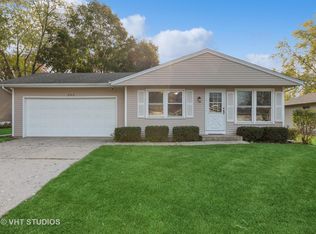 395 Purdue Ln, Elgin, IL 60123