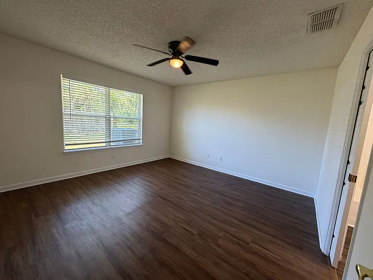 4 Serenity Pl #B — Photo 11