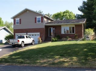 29 Graffin Dr, Latham, NY 12110