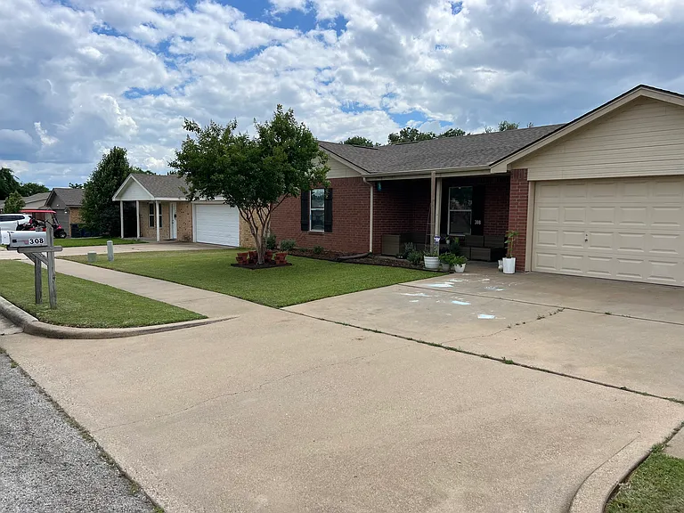 308 Kathy Ln — Photo 12