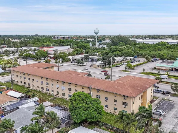 1050 E SAMPLE Road #309, Pompano Beach, FL 33064