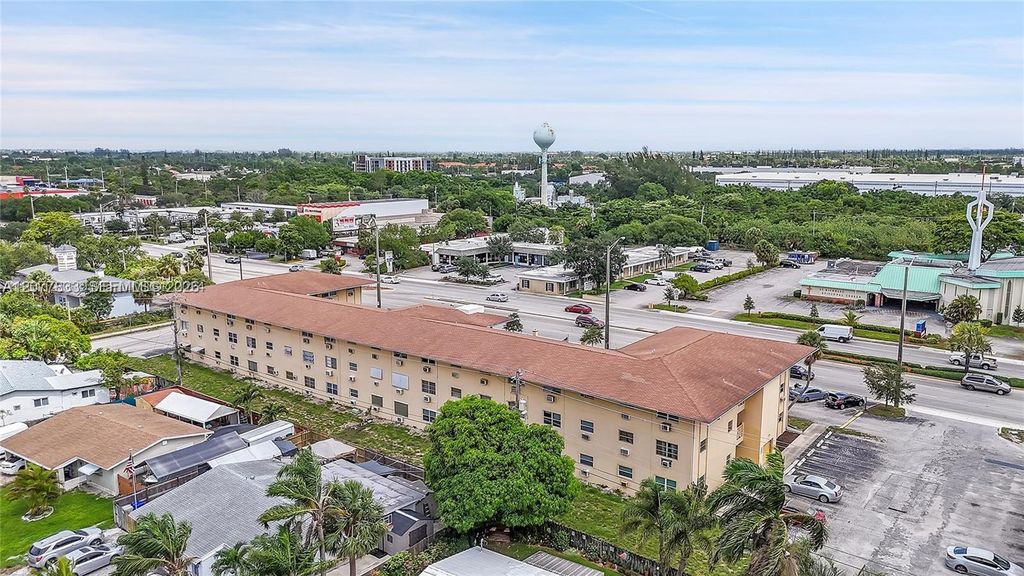 1050 E Sample Rd APT 309, Pompano Beach