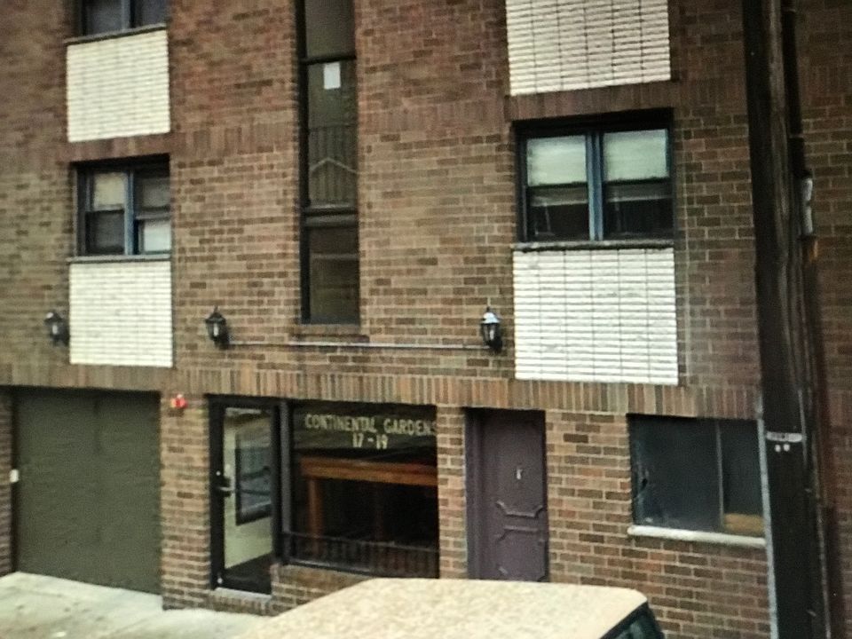 17 68TH STREET UNIT 8