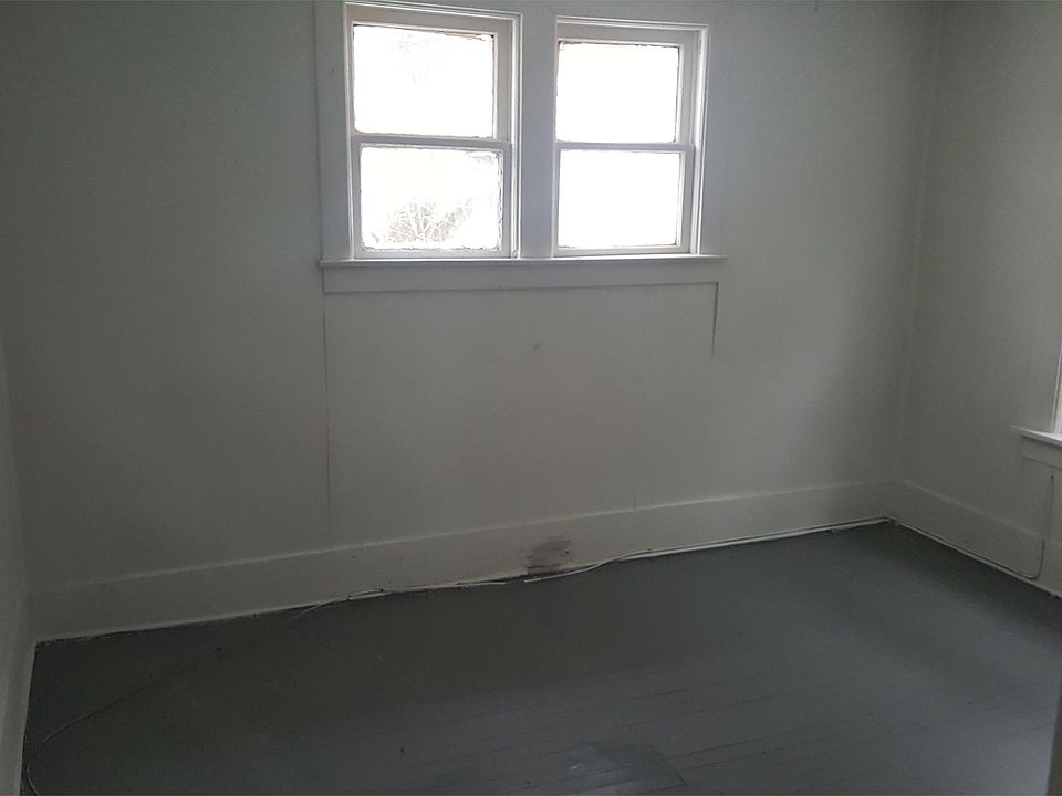 1st image of 114 Water St APT 4
