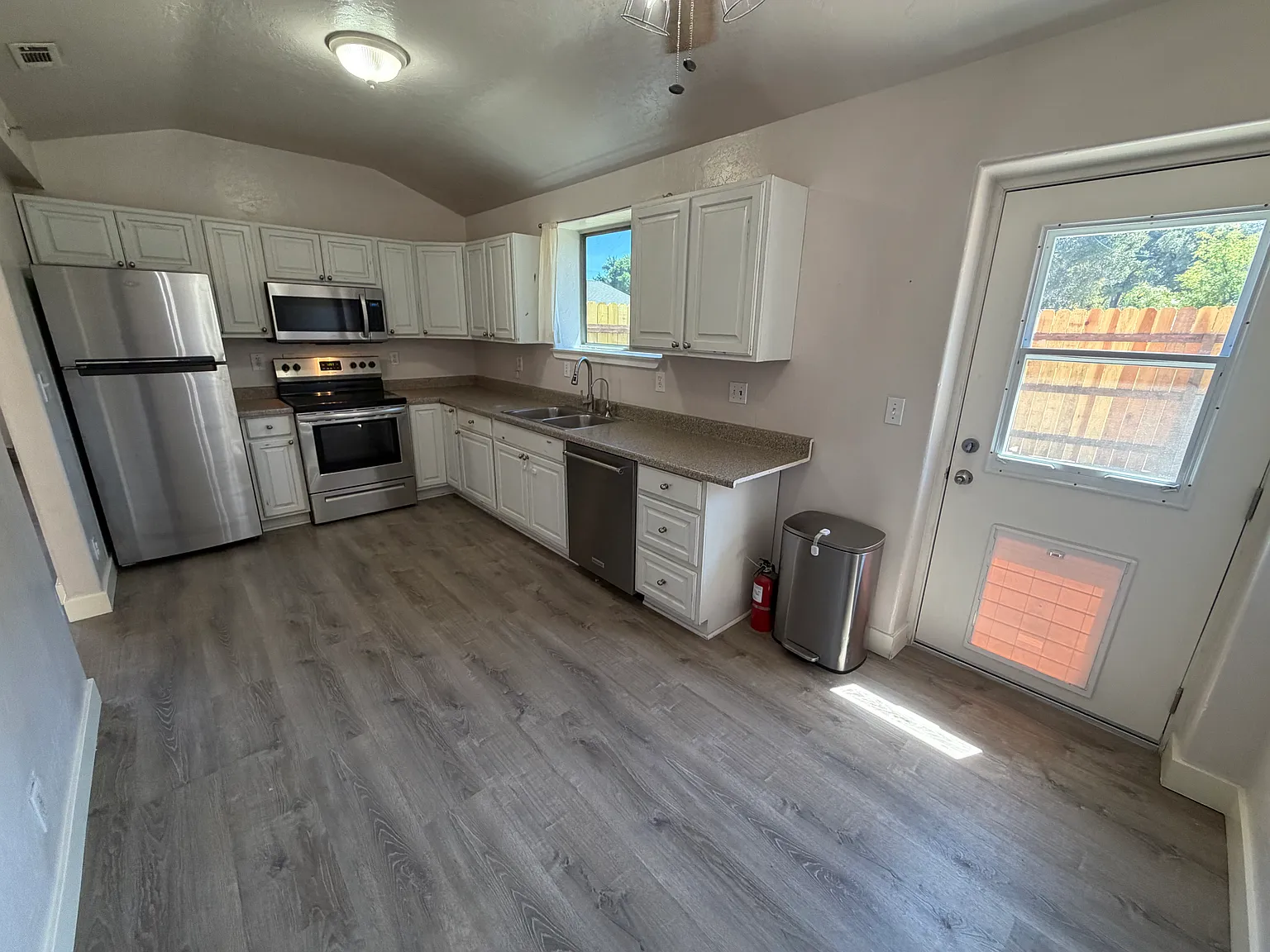 9903 W Front Rd — Photo 4