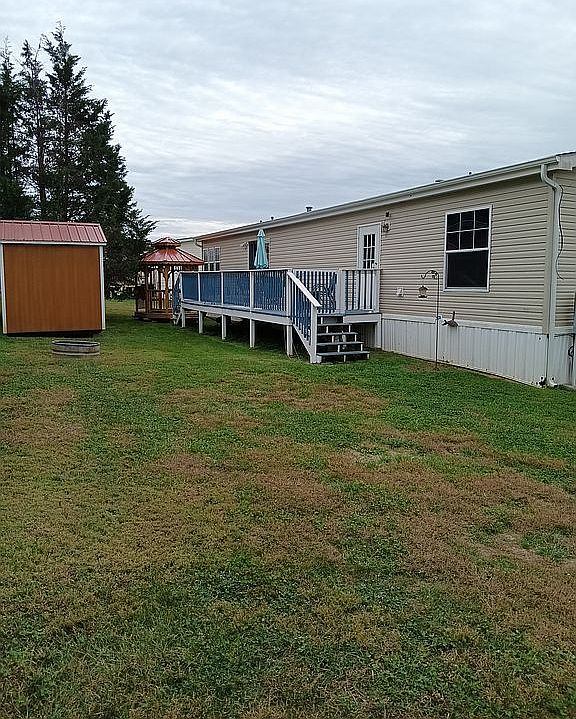 Back yard and 8' x 20' deck