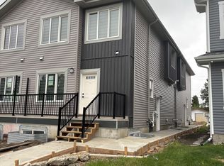 8905 155th St NW, Edmonton, AB T5R1W3