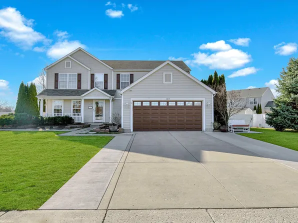 1814 Dalemont Way, Dyer, IN 46311