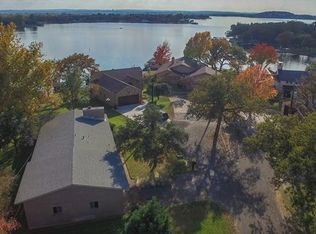 200 Lark Rd, Highland Haven, TX 78654