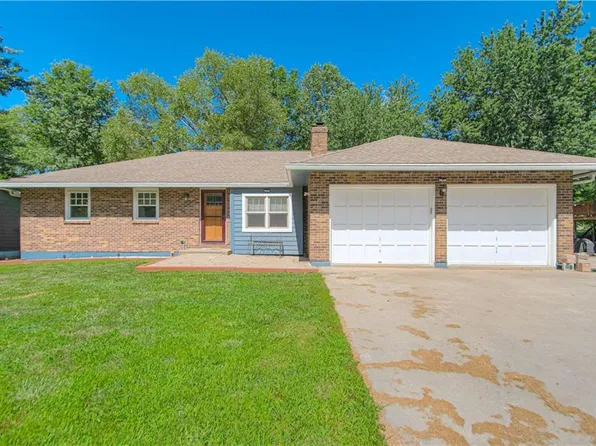 1406 Robin St, Kearney, MO 64060