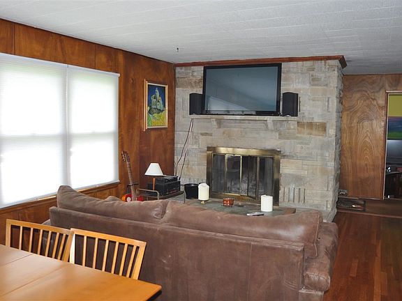3rd image of 2455 E Bethel Ln